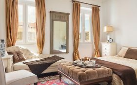 Liston Town House
